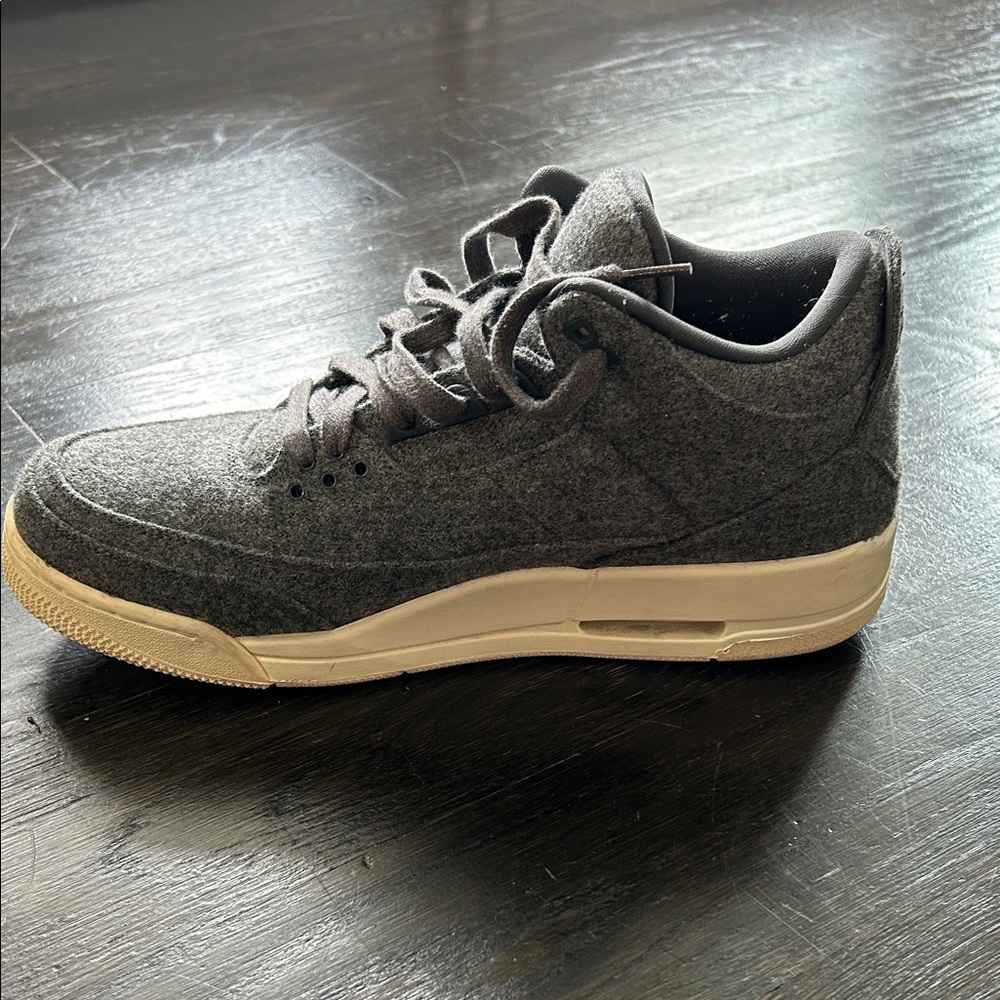 Jordan 3 Retro Gray and Cream Men's Wool Sneakers - Picture 3 of 7
